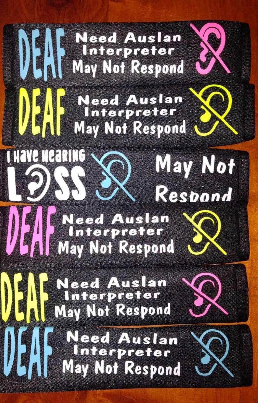 Seatbelt sign to alert police or other in case of a car accident